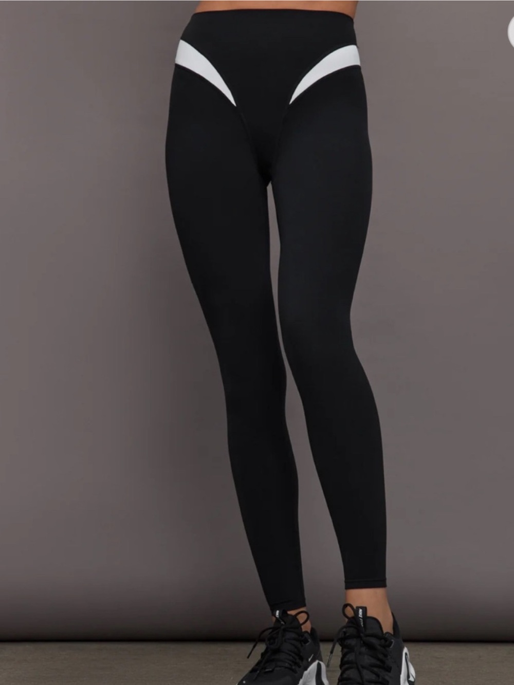 Carbon38 Spliced Colorblock Legging in Melt Size Medium Black with White Detail